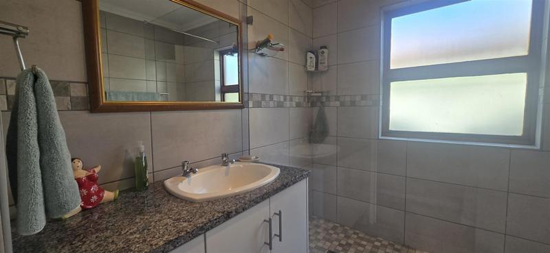 5 Bedroom Property for Sale in Hersham Western Cape